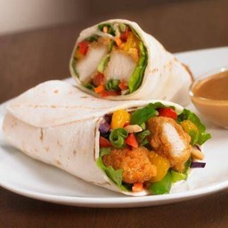 Wrap salads with chicken glazing sauce แรปสลัดไก่คลุกซอสเกาหลี