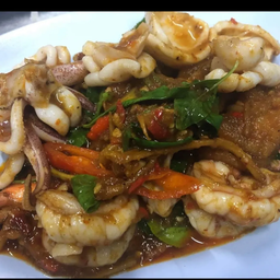 รวมมิตรทะเลผัดเผ็ด