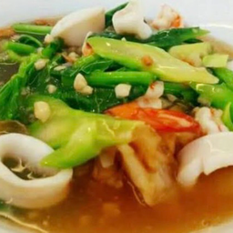 ราดหน้าเส้นใหญ่ทะเล