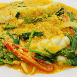 ปลาหมึกผัดผงกระหรี่