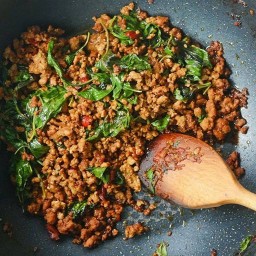 กะเพราพลัม