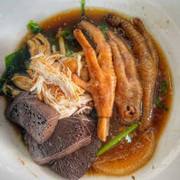 เกาเหลา เนื้อไก่ฉีก+ตีนไก่+เลือด