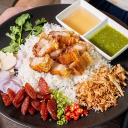 ข้าวขยำหมูกรอบ