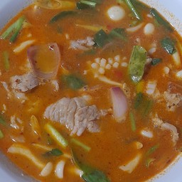 ต้มยำรวมมิตรน้ำข้น (กับข้าว)