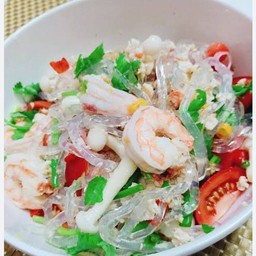 ยำเส้นแก้ว รวมมิตร