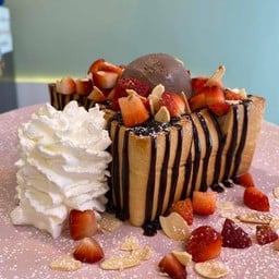 โทสต์ช็อกโกแลตสตรอเบอรี่