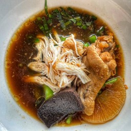 เกาเหลา น่อง+เนื้อไก่ฉีก+เลือด