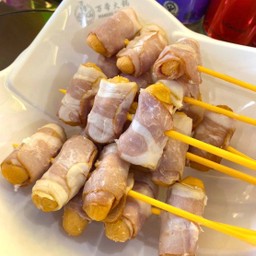 ไส้กรอกพันเบค่อน(2ชิ้น/ไม้)