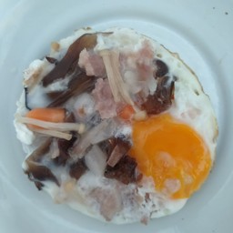 ข้าวไข่ดาวพร้อมเครื่อง