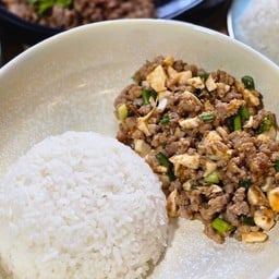 ข้าวราดผัดไข่เค็ม