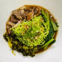 เรื่องหมู หมู 1