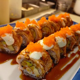 โรลแซลมอนเบินไฟ 8ชิ้น