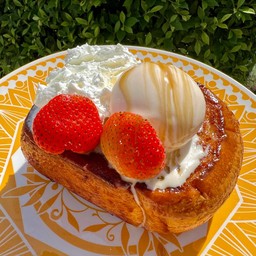 โทสต์คาราเมลสตรอเบอรี่