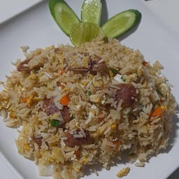 ข้าวผัดกุนเชียง