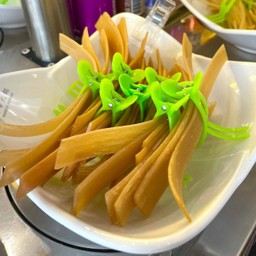 เส้นมันเทศ