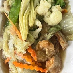 ผักรวมหมูกรอบ