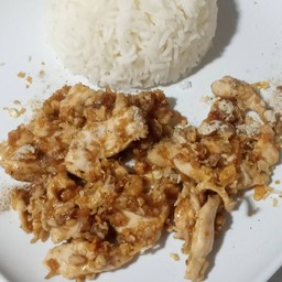 ไก่กระเทียมราดข้าว