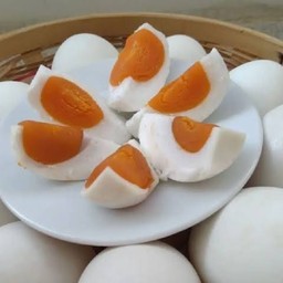 ยำมะม่วงไข่เค็ม