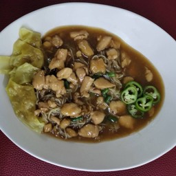 บะหมี่เกี๊ยวหน้าไก่