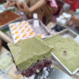 ข้าวเหนียวดำสังขยาใบเตย