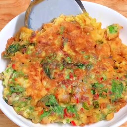 ไข่เจียวหมูสับกระเพราพริกซอย(กับข้าว)