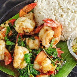 ข้าวกะเพรากุ้ง