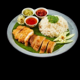 [ข้าวมันไก่เฉิงกง] ข้าวมันไก่ต้มซีอิ้ว + ไก่ทอด