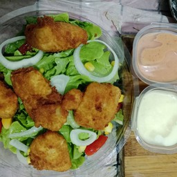 สลัดปลาทอด