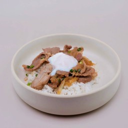 ข้าวสันคอหมูซีอิ้วญี่ปุ่น ไข่ออนเซน