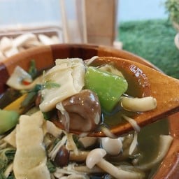 แกงเห็ดสมุนไพร+หน่อไม้สด