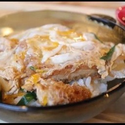 ข้าวหน้าไก่คัตสึด้ง