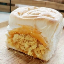 ปังปิ้ง คัสตาร์ดไข่เค็ม+หมูหยอง