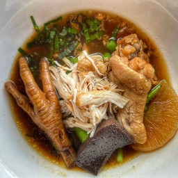 ก๋วยเตี๋ยวไก่รวมทุกอย่าง