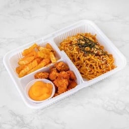 รามยอนรสเผ็ดเกาหลี ไก่กรอบชีสดิป เฟรนฟราย