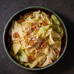 D.กะหล่ำปลีผัดน้ำปลา