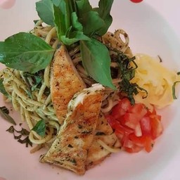 สปาเก็ตตี้เพรสโต้อกไก่