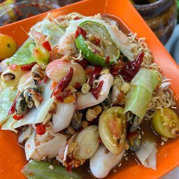 ตำมาม่า+ผักลวก+ทะเลรวม