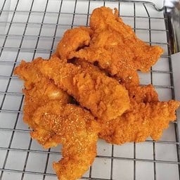 ไก่ไม่มีกระดูกวิงแซ่บซี๊ดด5ชิ้น