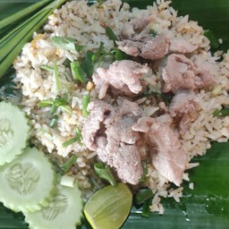 ข้าวผัดเนื้อ