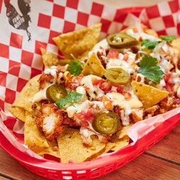 Hot chicken Nachos