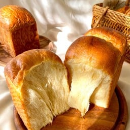 Brioche ขนมปังบริออช (ออริจินัล)