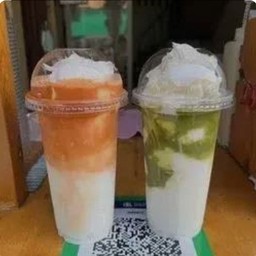 มะพร้าวปั่นนมสดชาไทย