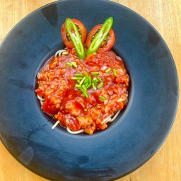 สปาเก็ตตี้ซอสมะเขือเทศไก่