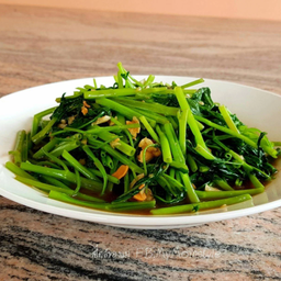 ผัดผักบุ้งไฟแดง(กับ).