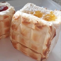 ปังไส้ทะลักแยมส้มBest food