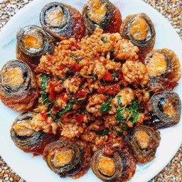 กระเพราไข่เยี่ยวม้า