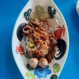 เส้นเล็กแห้งเนื้อพิเศษ