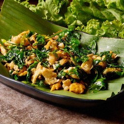 ผักหวานผัดไข่ (มังสวิรัติ)