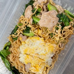 ผัดมาม่า(หมู)