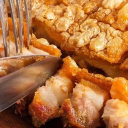 หมูกรอบ (ขีด)